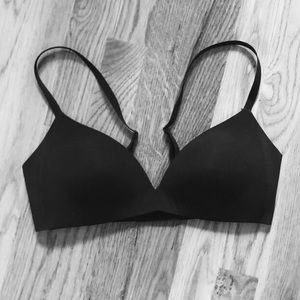 LULULEMON- black push up bra